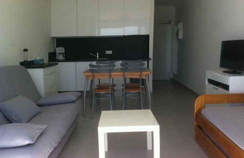 Palavas-les-Flots Apartment | Studio 1st line on the sand at Palavas