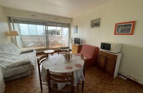 Saint-Jean-de-Monts Apartment | Studio 2-3 pers bord de mer avec parking privé - FR-1-224C-491
