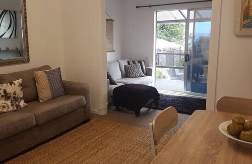 Onetangi Apartment | Studio 2 By the Beach