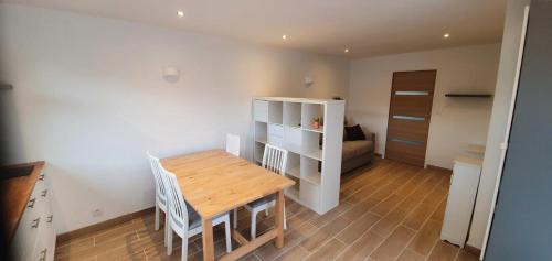 Meze Apartment | Studio 26m2 à 200 mètres de la plage