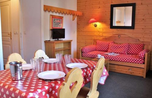 Risoul Apartment | Studio 3 couchages près des pistes, balcon, piscine, sauna, WiFi inclus, casier à ski - Risoul 1850 - FR-1-330-238