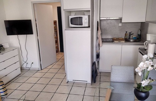 Juan-les-Pins Apartment | Studio 303 Bord de mer Résidence Graziella