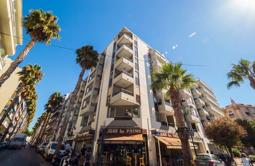 Juan-les-Pins Apartment | Studio 303 Bord de mer Résidence Graziella