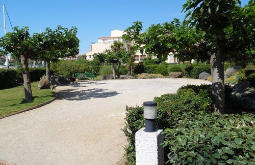 Cap d'Agde Apartment | Studio 34 m² with separate sleeping area 4 per fully equipped facing port malfato