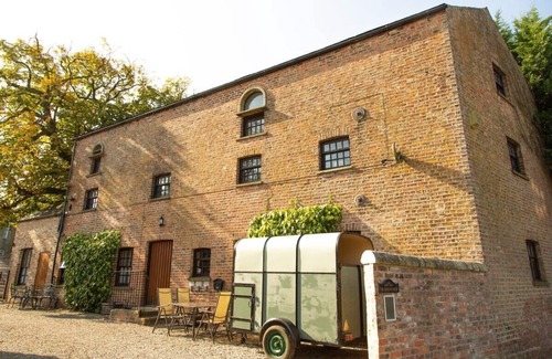 Bilbrough Apartment | Studio 3A, The Carriage House.