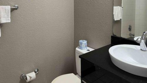 Roswell Hotel | Studio 6 Roswell
