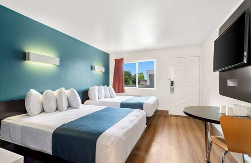 Carpinteria Hotel | Studio 6 Suites Carpinteria, CA–Santa Barbara - South