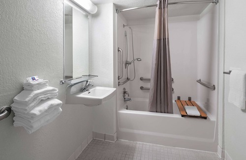 Carpinteria Hotel | Studio 6 Suites Carpinteria, CA–Santa Barbara - South