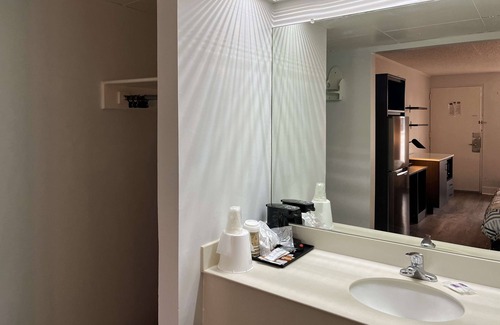 Perry Hotel | Studio 6 Suites Perry, GA