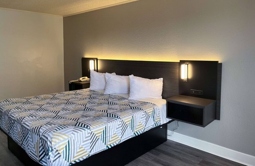 Perry Hotel | Studio 6 Suites Perry, GA