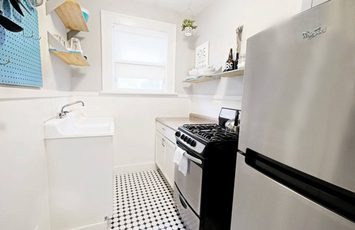 Lower Greenville Apartment | Studio 7 + Lower Greenville