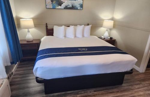 Fort Bragg Hotel | Studio 9 Glass Beach