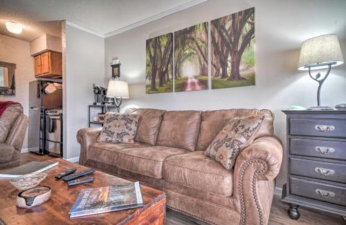Chalet Village Apartment | Studio about 3 Mi to Great Smoky Mountain Natl Park!