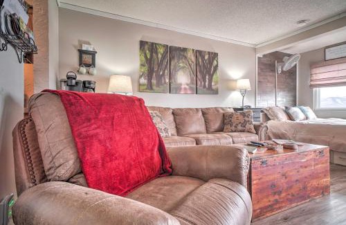 Chalet Village Apartment | Studio about 3 Mi to Great Smoky Mountain Natl Park!