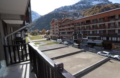 Val-d'Isere Apartment | Studio agréable avec parking, skis aux pieds au cœur du village de Val-d'Isère - FR-1-694-204