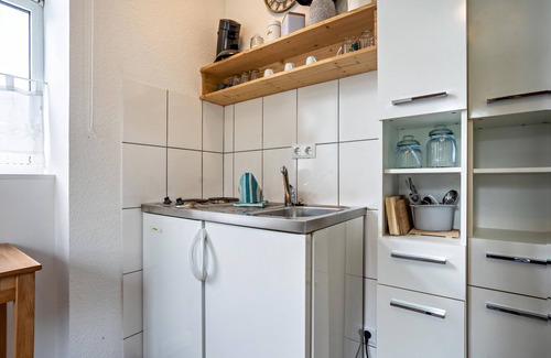 Reinberg Apartment | Studio Apartment 'Minimalistisch Bootsmann Koje' with Shared Terrace, Wi-Fi and Air Conditioning