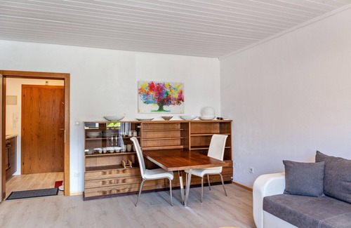 Seefeld in Tirol Apartment | Studio Apartment 'Haus Excelsior Top 17' with Mountain View, Balcony and Wi-Fi