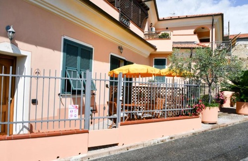 Cenesi Apartment | Studio Apartment 'Gli Angeli Agriturismo - Zia Rosa' with Shared Pool, Wi-Fi and Air Conditioning