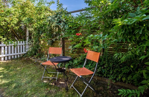 Blankenburg Apartment | Studio Apartment 'Apartment Sonnengärtchen' with Private Garden and Wi-Fi