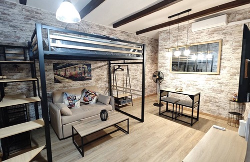 Distrito de Levante Apartment | Studio Apartment 'Apartamento Sanz' with Private Terrace, Wi-Fi and Air Conditioning