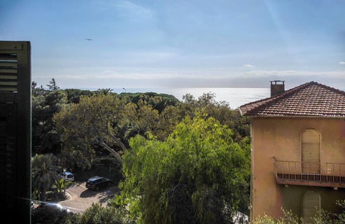 Bordighera Apartment | Studio Apartment 'Casa Carina' with Sea View, Wi-Fi and Air Conditioning