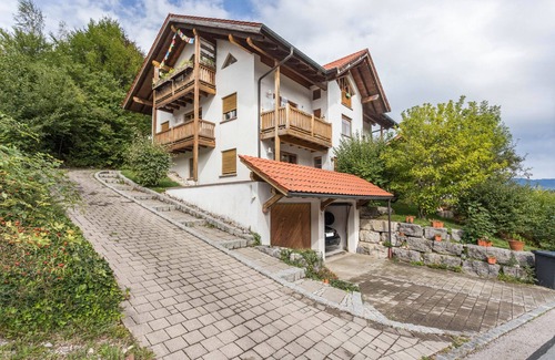 Siegsdorf Apartment | Studio Apartment 'Chiemgau - Erleben' with Mountain View, Garden & Wi-Fi