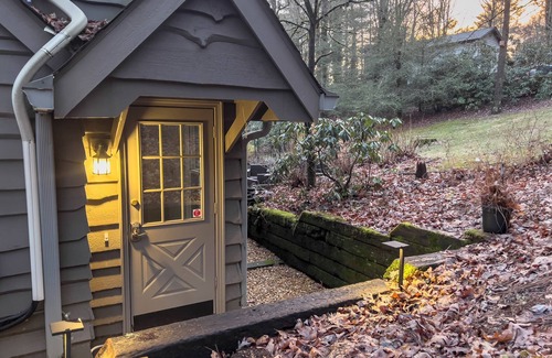 Mirror Lake Apartment | Studio Apartment in the Mirror Lake area of Highlands, NC