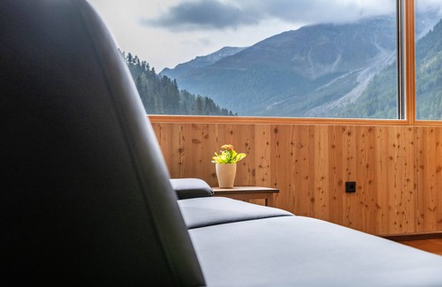 Stelvio Apartment | Studio Apartment 'Rumwaldhof Calendula' with Mountain View, Shared Terrace and Wi-Fi