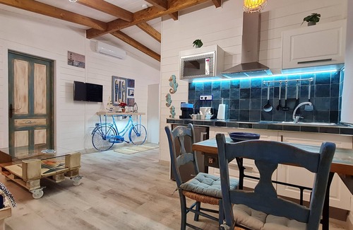 Hoya de los Patos Apartment | Studio Apartment 'Tabarca' with Shared Pool, Wi-Fi and Air Conditioning