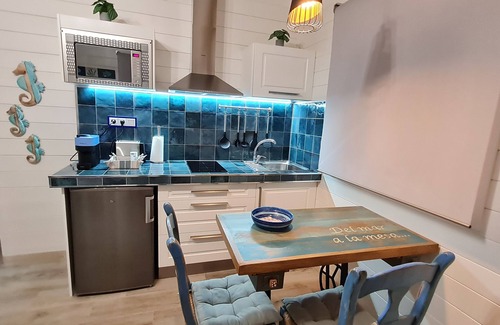 Hoya de los Patos Apartment | Studio Apartment 'Tabarca' with Shared Pool, Wi-Fi and Air Conditioning