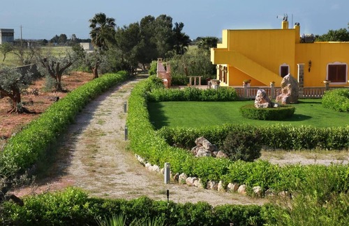 Sannicola Apartment | Studio apartment with pool and whirlpool, Tenuta Girasole, 5 minutes from the sea