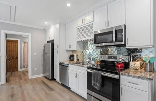 Belvedere Park Apartment | Studio apt in awesome Decatur with WiFi, AC. Sleeps 4 people. Enjoy your stay