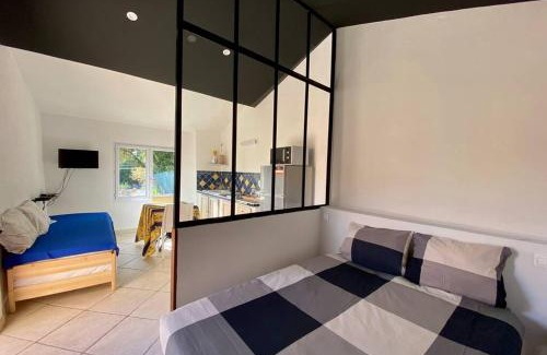 Carces Apartment | Studio avec une belle terrasse Pour les amoureux