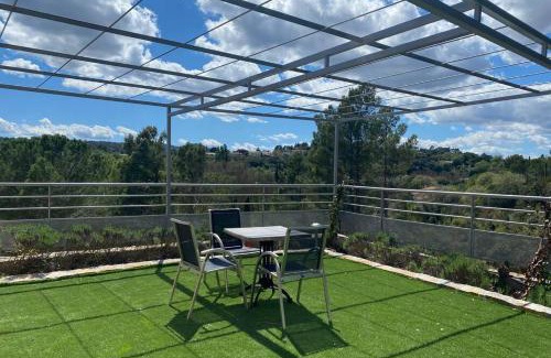 Carces Apartment | Studio avec une belle terrasse Pour les amoureux