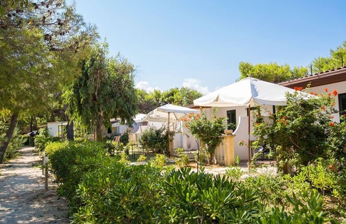 Chiesiola Apartment | Studio 'Baia Falcone-Comfort Studio 203' with sea view, Wi-Fi and air conditioning