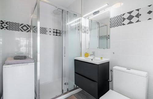 Mandelieu-La-Napoule Apartment | Studio BELLE VUE - Axelle Loc'Appart
