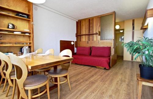 Chamrousse Apartment | Studio cabine 4 pers. à Chamrousse - Centre station et au pied des pistes - FR-1-549-38