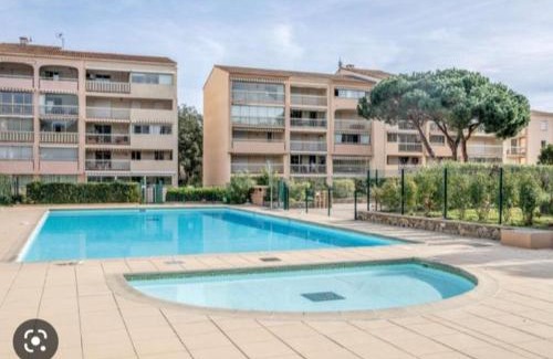 Sainte-Maxime Apartment | Studio cabine avec balcon, piscine et parking - Sainte Maxime - FR-1-226-509