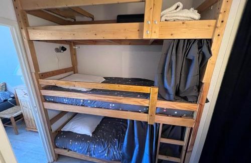 Les Angles Apartment | Studio cabine avec balcon, ascenseur et coin repas - FR-1-593-99