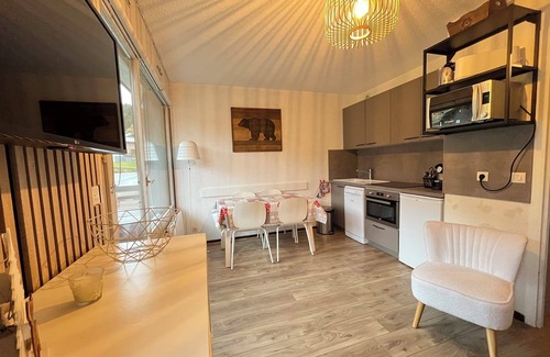 Les Carroz-d'Araches Apartment | Studio Cabine Rénové Proche Piste Bardelle et à 5 mn à Pieds du Centre