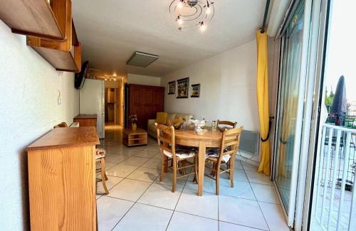Miramar Apartment | Studio cabine 2 couchages proche plage à La Londe-les-Maures - FR-1-826-4