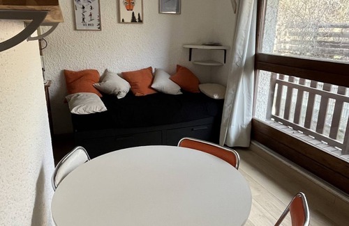 Barcelonnette Apartment | Studio Cabine Pra Loup 1500 , a Deux pas du Télécabine des Molanes