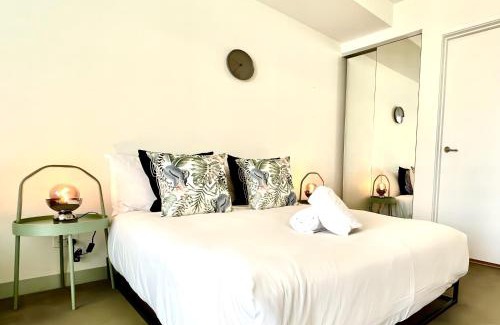 Carlton South Apartment | Studio, Carlton, Queen Victoria Market, Uni Melb