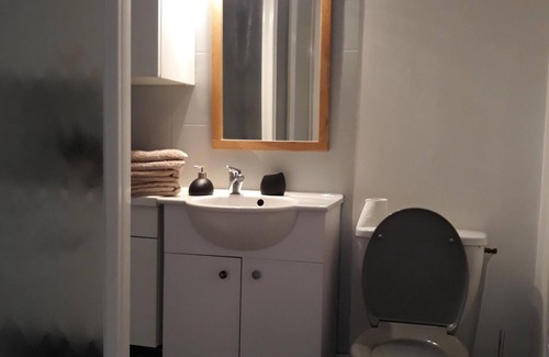 Vannes Apartment | Studio Center Port with balcony, parking and WiFi