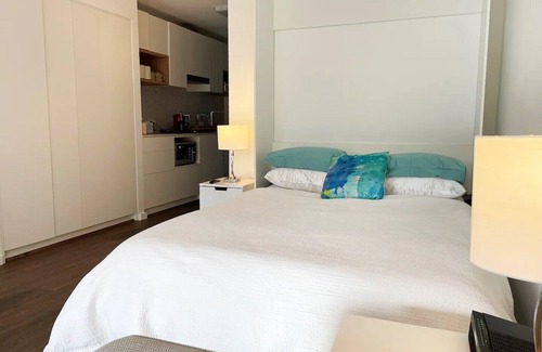 Camperdown Apartment | studio centrally located in NEWTOWN. nThe longer you stay = discount!n