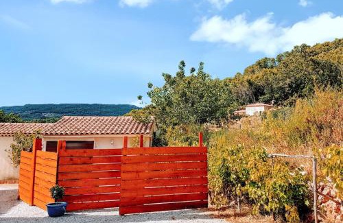 Draguignan Apartment | Studio charmant avec piscine partagée à Draguignan, 42 m²