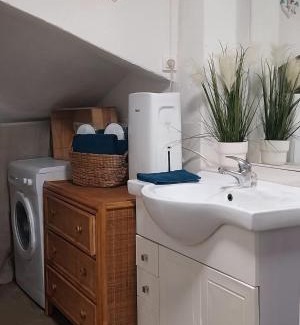 Flassans-sur-Issole Apartment | Studio chez Fana
