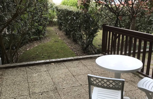 La Trinite-sur-Mer Apartment | Studio City Center with Terrasse