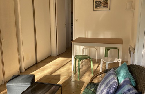 La Trinite-sur-Mer Apartment | Studio City Center with Terrasse