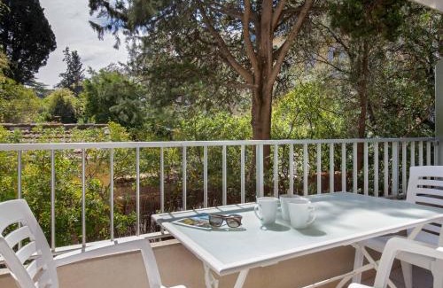 Saint-Raphael Apartment | Studio Climatisé pour 3, Face Est, à 50m Plage et Proche Commerces - FR-1-466A-23
